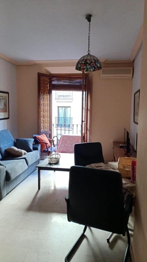 Economic Private Room In Center Of Granada Luaran gambar