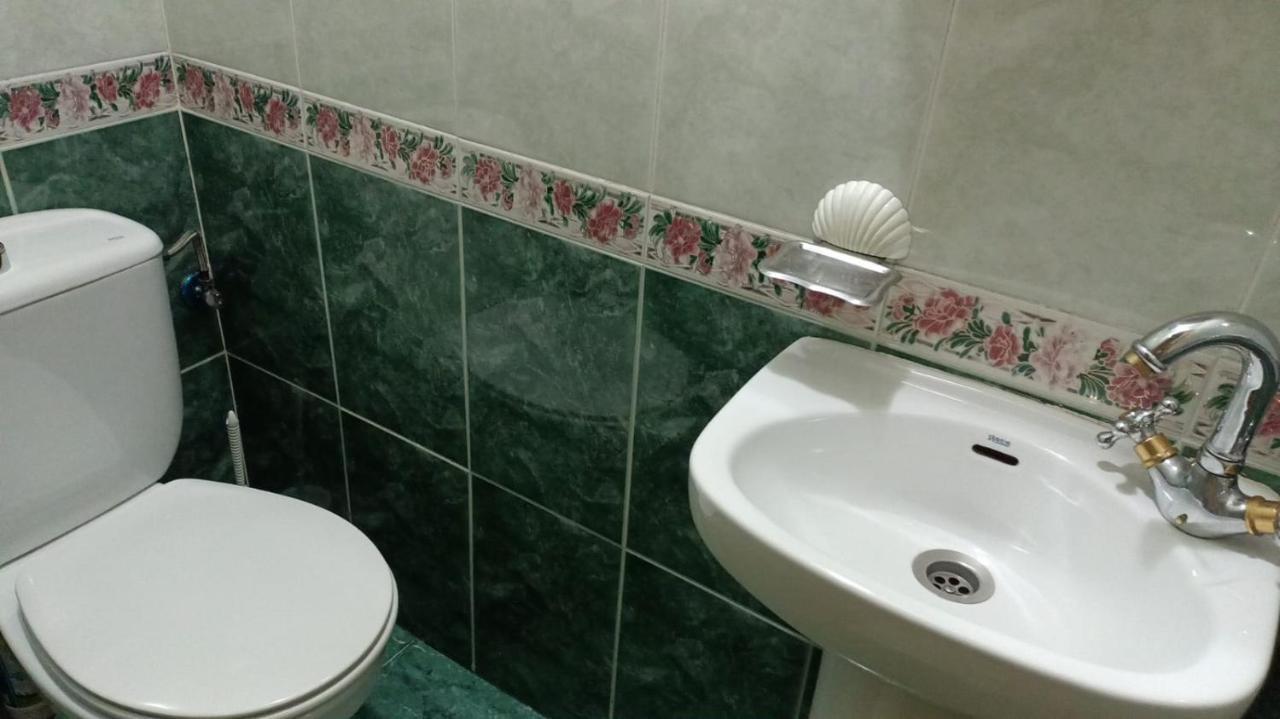 Economic Private Room In Center Of Granada Luaran gambar
